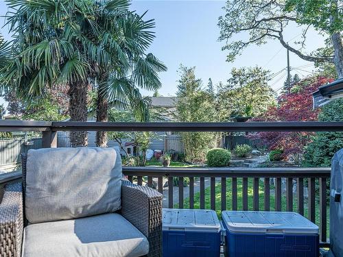 1295 Hastings St, Saanich, BC - Outdoor