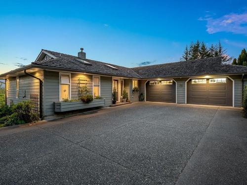 1904 Back Rd, Courtenay, BC - Outdoor