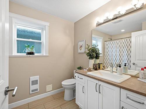 2084 Morello Pl, Courtenay, BC - Indoor Photo Showing Bathroom
