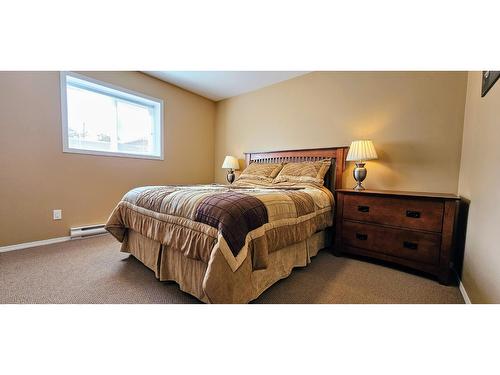 4852 Emerald Avenue, Canal Flats, BC - Indoor Photo Showing Bedroom