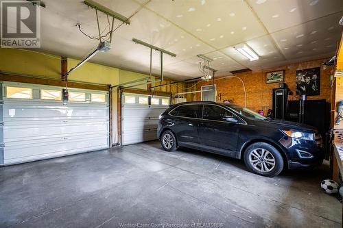 3081 Graham Sideroad, Kingsville, ON - Indoor Photo Showing Garage