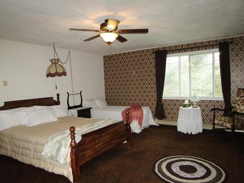 833 Portage Avenue N, Fort Frances, ON - Indoor Photo Showing Bedroom