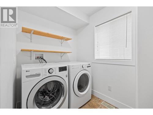 606 South Crest Drive, Kelowna, BC - Indoor Photo Showing Laundry Room
