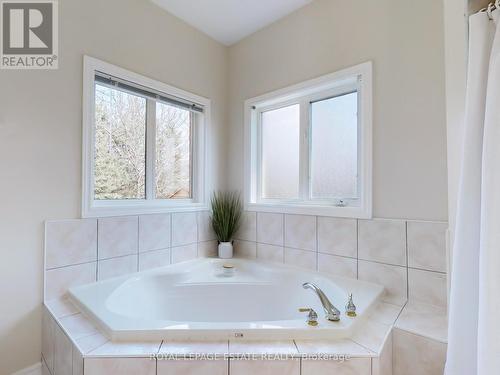 1 Kootenay Ridge, Vaughan, ON - Indoor Photo Showing Bathroom