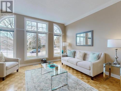 1 Kootenay Ridge, Vaughan, ON - Indoor Photo Showing Living Room