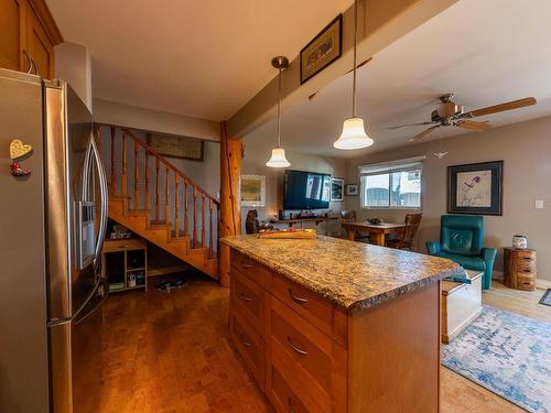 412 Opal Drive, Logan Lake, BC - Indoor Photo Showing Other Room