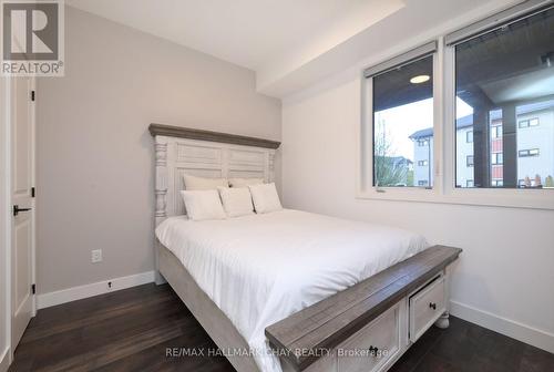 105 - 18 Beckwith Lane, Blue Mountains, ON - Indoor Photo Showing Bedroom
