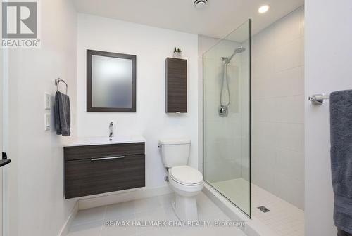 105 - 18 Beckwith Lane, Blue Mountains, ON - Indoor Photo Showing Bathroom
