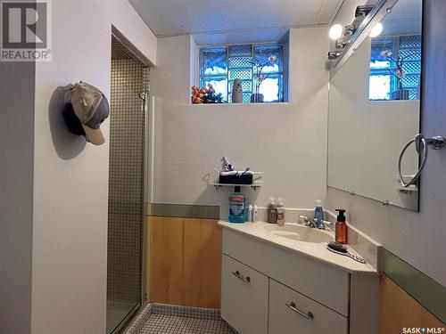 3345 11Th Street W, Saskatoon, SK - Indoor Photo Showing Bathroom
