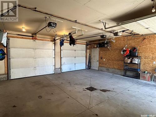 3345 11Th Street W, Saskatoon, SK - Indoor Photo Showing Garage