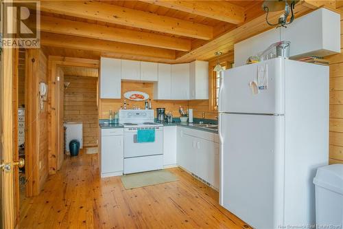 274 Fundy Drive, Wilsons Beach, NB - Indoor Photo Showing Kitchen
