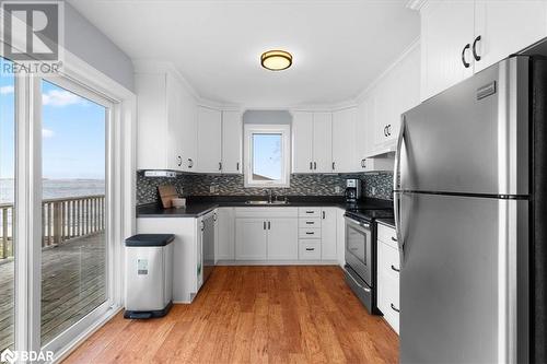 541G South Shore Road, Greater Napanee, ON - Indoor Photo Showing Kitchen With Double Sink With Upgraded Kitchen