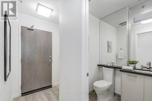 509 - 479 Charlton Avenue E, Hamilton, ON - Indoor Photo Showing Bathroom