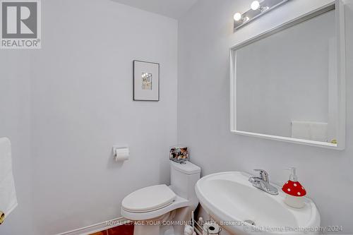 79 Antique Drive, Richmond Hill, ON - Indoor Photo Showing Bathroom