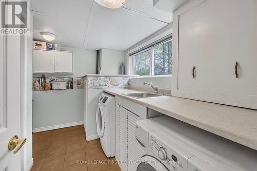 25 Green Pine Avenue, Springwater, ON - Indoor Photo Showing Laundry Room