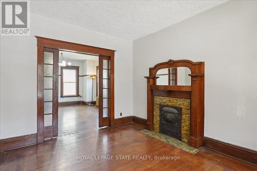 76 Spadina Avenue, Hamilton (Gibson), ON - Indoor With Fireplace