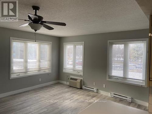25 George Street, Aurora, ON - Indoor Photo Showing Other Room