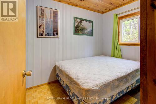 9 Underside Lane, South Frontenac, ON - Indoor Photo Showing Bedroom