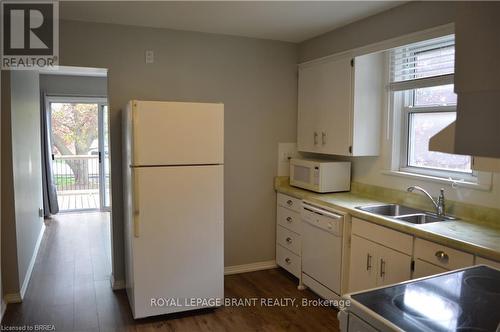 18 Robinson Street S, Grimsby, ON - Indoor Photo Showing Kitchen With Double Sink