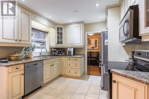 36 Mohawk Drive, St. Catharines, ON - Indoor Photo Showing Kitchen With Double Sink