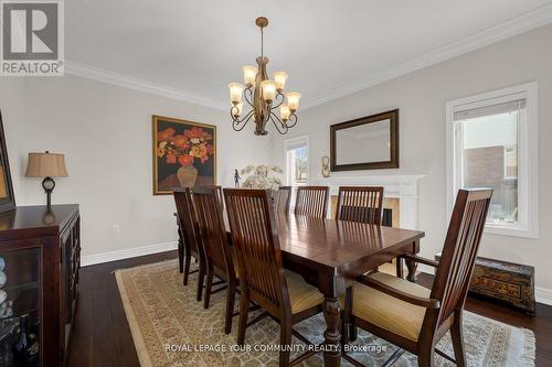 19 Watershore Drive, Hamilton, ON - Indoor Photo Showing Dining Room