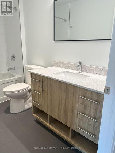 412 - 525 New Dundee Road W, Kitchener, ON - Indoor Photo Showing Bathroom