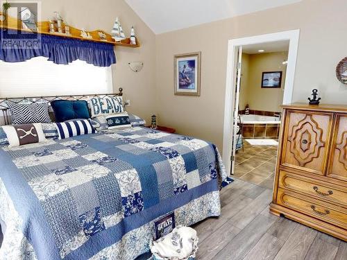 7204 Toba Street, Powell River, BC - Indoor Photo Showing Bedroom