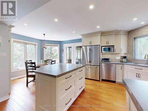 66 Auburn Lane, Clarington, ON - Indoor Photo Showing Kitchen With Upgraded Kitchen