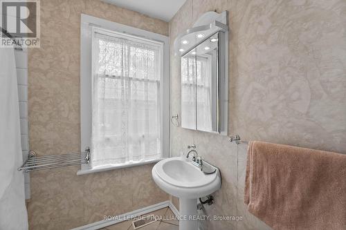 63 Thomas Street, Port Hope, ON - Indoor Photo Showing Bathroom