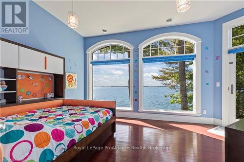 1618 St. Lawrence Avenue, Kingston (Kingston East (Incl Cfb Kingston)), ON - Indoor Photo Showing Bedroom