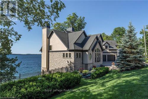 1618 St. Lawrence Avenue, Kingston (Kingston East (Incl Cfb Kingston)), ON - Outdoor With Body Of Water With Facade