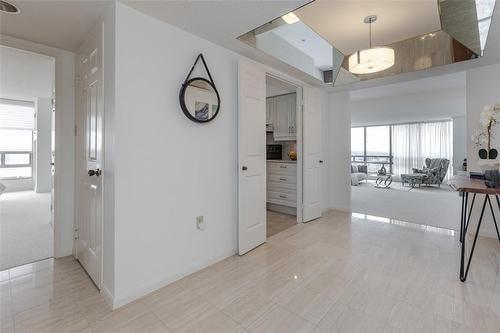 2170 Marine Drive|Unit #1901, Oakville, ON - Indoor Photo Showing Other Room