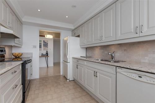 2170 Marine Drive|Unit #1901, Oakville, ON - Indoor Photo Showing Kitchen With Double Sink