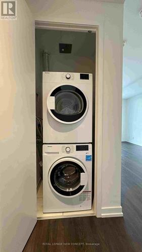 915 - 950 Portage Parkway, Vaughan, ON - Indoor Photo Showing Laundry Room