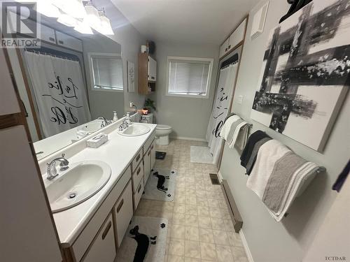 66 Third St, Kirkland Lake, ON - Indoor Photo Showing Bathroom