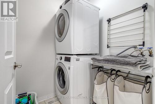 9 Big Hill Crescent, Vaughan, ON - Indoor Photo Showing Laundry Room