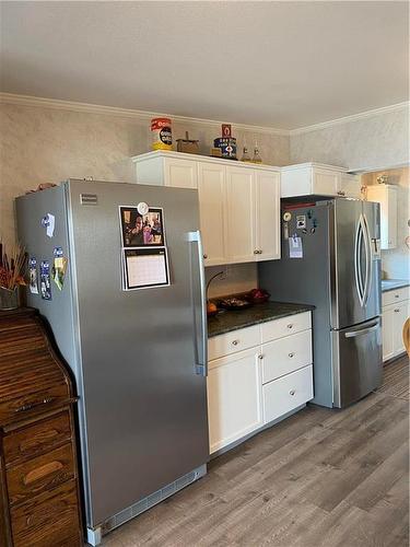 4268 Northern Avenue, Rock Lake, MB - Indoor Photo Showing Kitchen