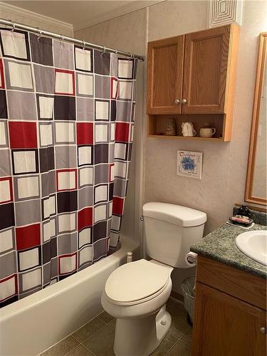 4268 Northern Avenue, Rock Lake, MB - Indoor Photo Showing Bathroom