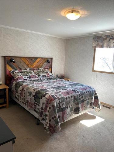 4268 Northern Avenue, Rock Lake, MB - Indoor Photo Showing Bedroom