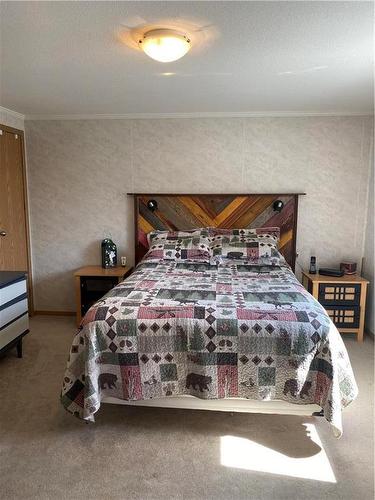 4268 Northern Avenue, Rock Lake, MB - Indoor Photo Showing Bedroom