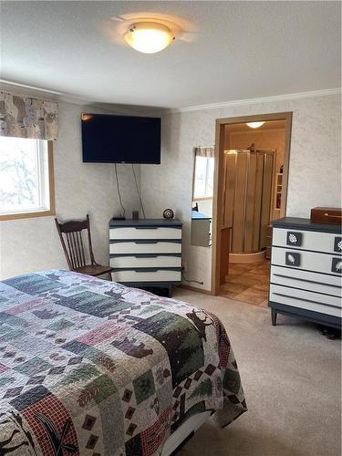 4268 Northern Avenue, Rock Lake, MB - Indoor Photo Showing Bedroom