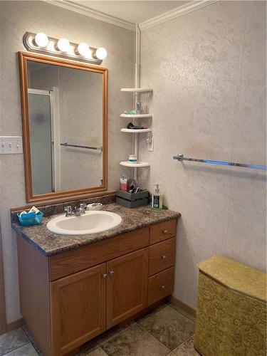 4268 Northern Avenue, Rock Lake, MB - Indoor Photo Showing Bathroom