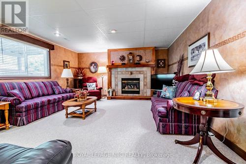 1067 Darby Lane, Pelham, ON - Indoor Photo Showing Living Room With Fireplace