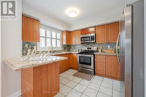 36 Andrika Court, Mississauga, ON - Indoor Photo Showing Kitchen With Stainless Steel Kitchen