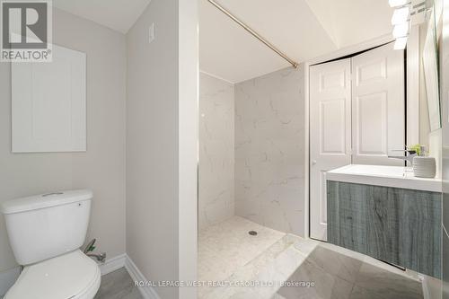 36 Andrika Court, Mississauga, ON - Indoor Photo Showing Bathroom