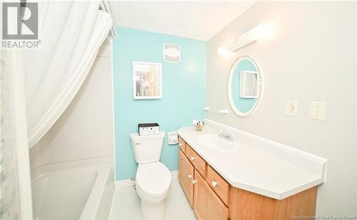 66 Nevers Road, Lincoln, NB - Indoor Photo Showing Bathroom