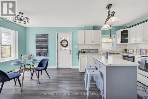 387 Adeline Drive, Georgina, ON - Indoor Photo Showing Kitchen
