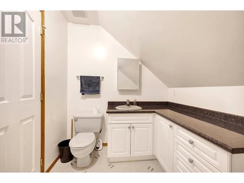 790 Spruce Street, Blue River, BC - Indoor Photo Showing Bathroom