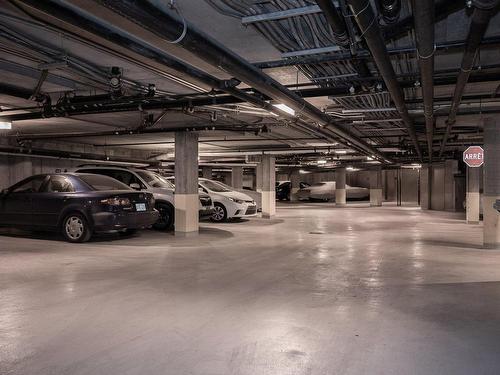 Garage - 112-1400 Crois. Merit, Mont-Royal, QC - Indoor Photo Showing Garage