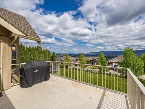 557 Harrogate Lane, Kelowna, BC - Outdoor With View With Exterior